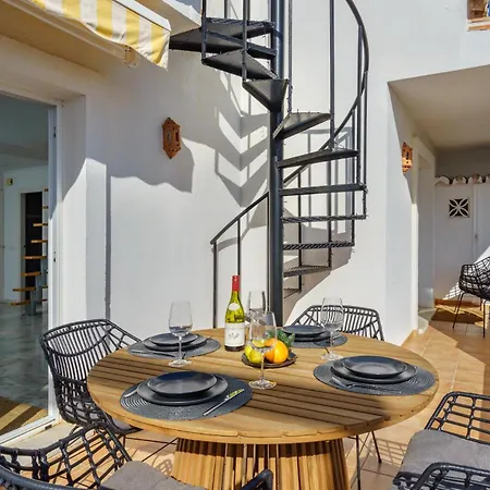 Two Bedroom, Two Bathroom, Balcony, Pool Area, View * Malaga