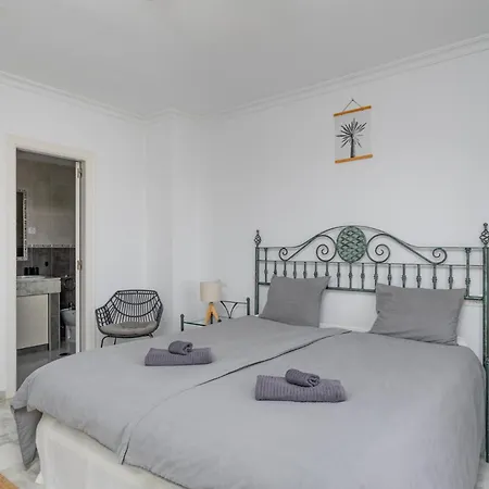 Apartment Two Bedroom, Two Bathroom, Balcony, Pool Area, View
